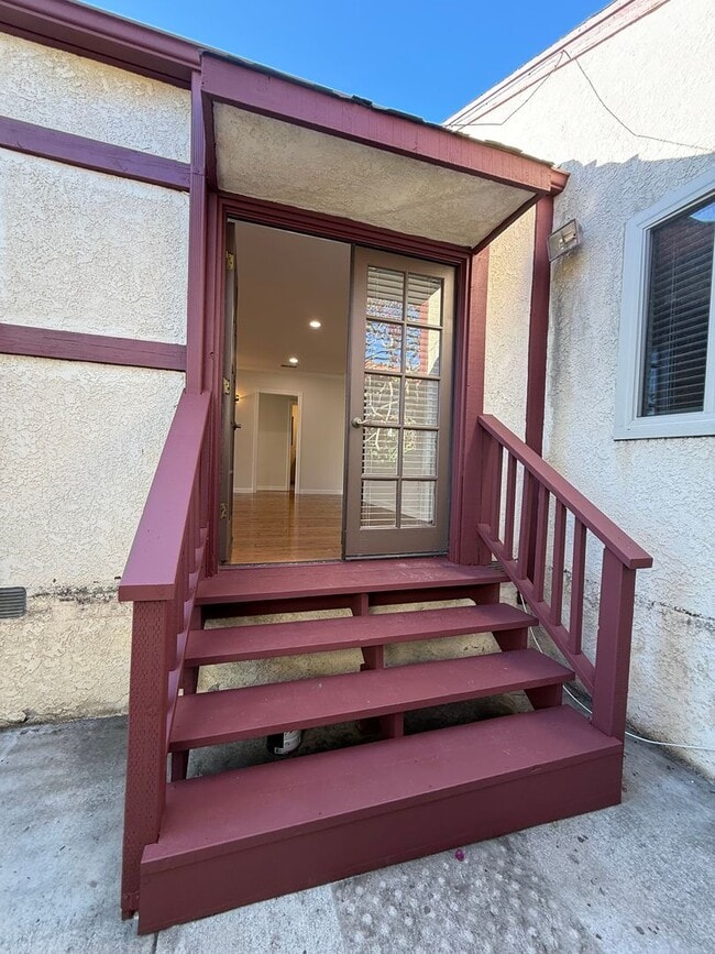 Building Photo - San Pedro 4 bedroom, 3 Bath Home with yard and Deck! Available NOW!