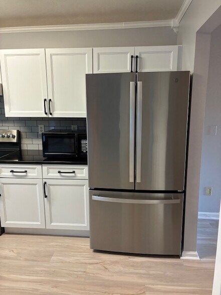 Kitchen/Fridge - 4918 Stewart Ridge Rd