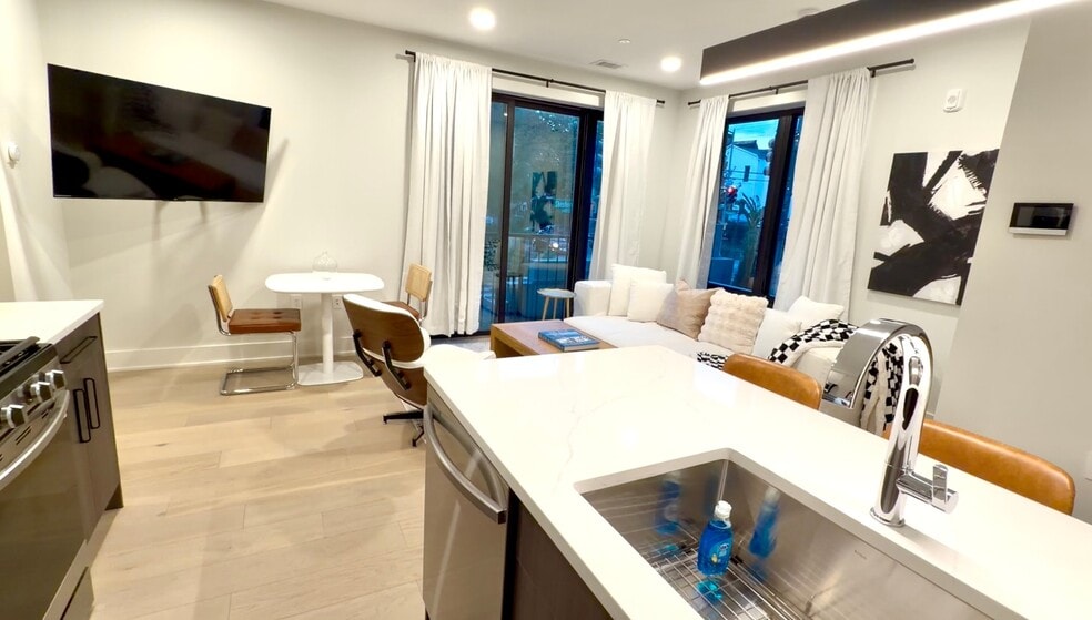 Building Photo - 3934 14th St NW