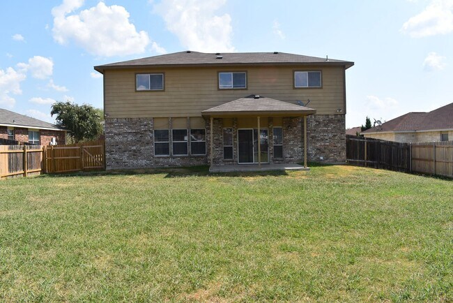 Building Photo - 509 Lakota Ln