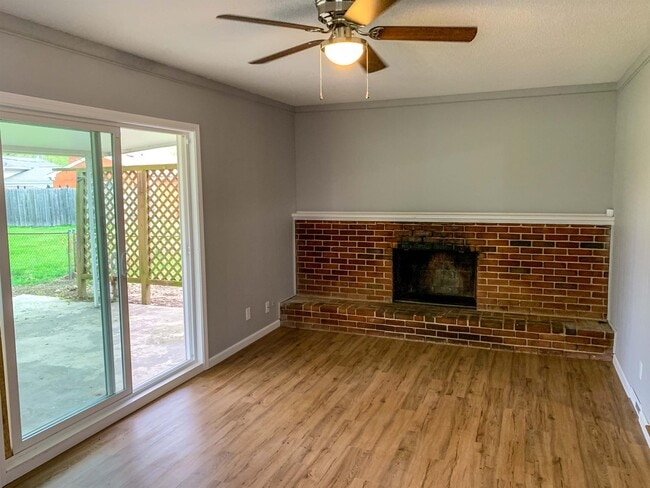 Building Photo - 2541 Maybury Rd