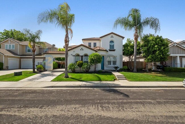 Building Photo - 2862 Safford Ave