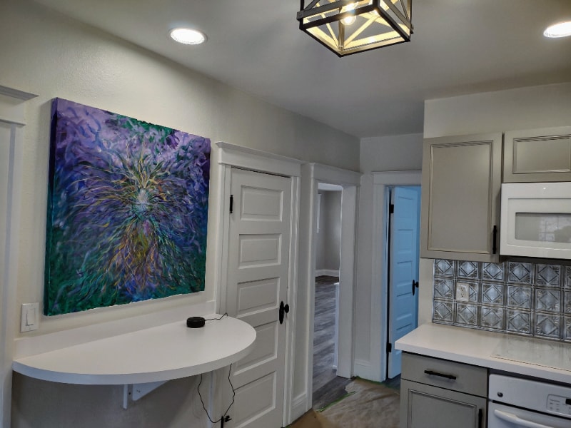 Kitchen w Bartop - 902 Inca St