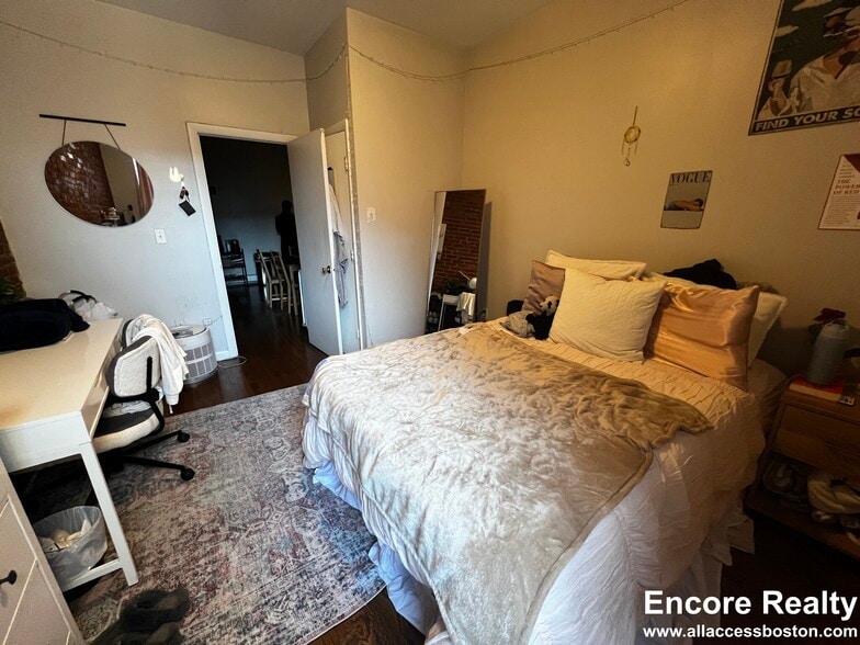 Building Photo - 15 Stearns Rd