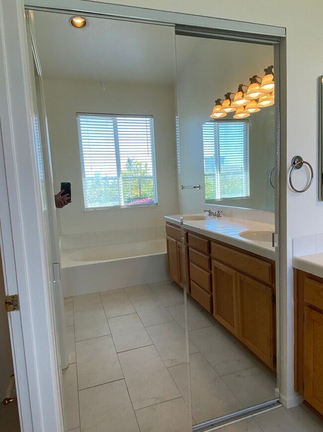 Building Photo - Castlerock Gated Community off Hilborn! Be...