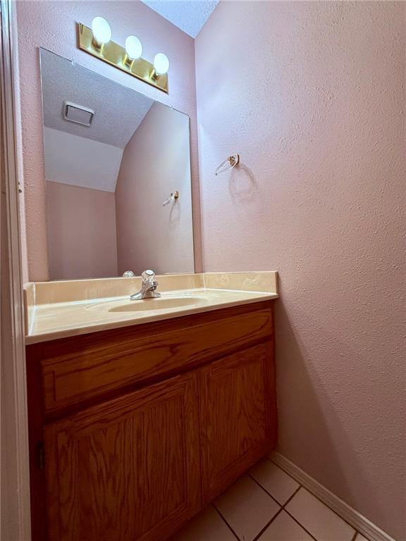 Building Photo - 1404 Camellia Dr