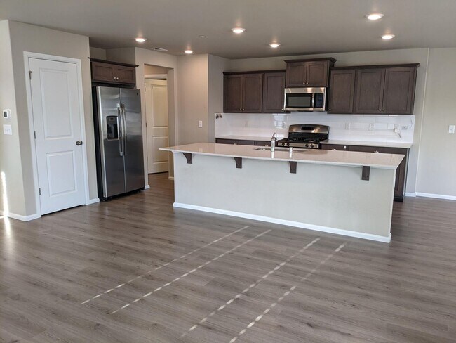 Building Photo - 4/2.5 Townhouse for rent in DuPont!
