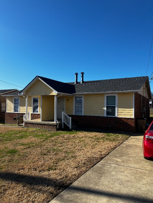 Building Photo - 3527 Brookway Dr