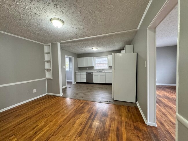 Building Photo - 790 Allendale Dr