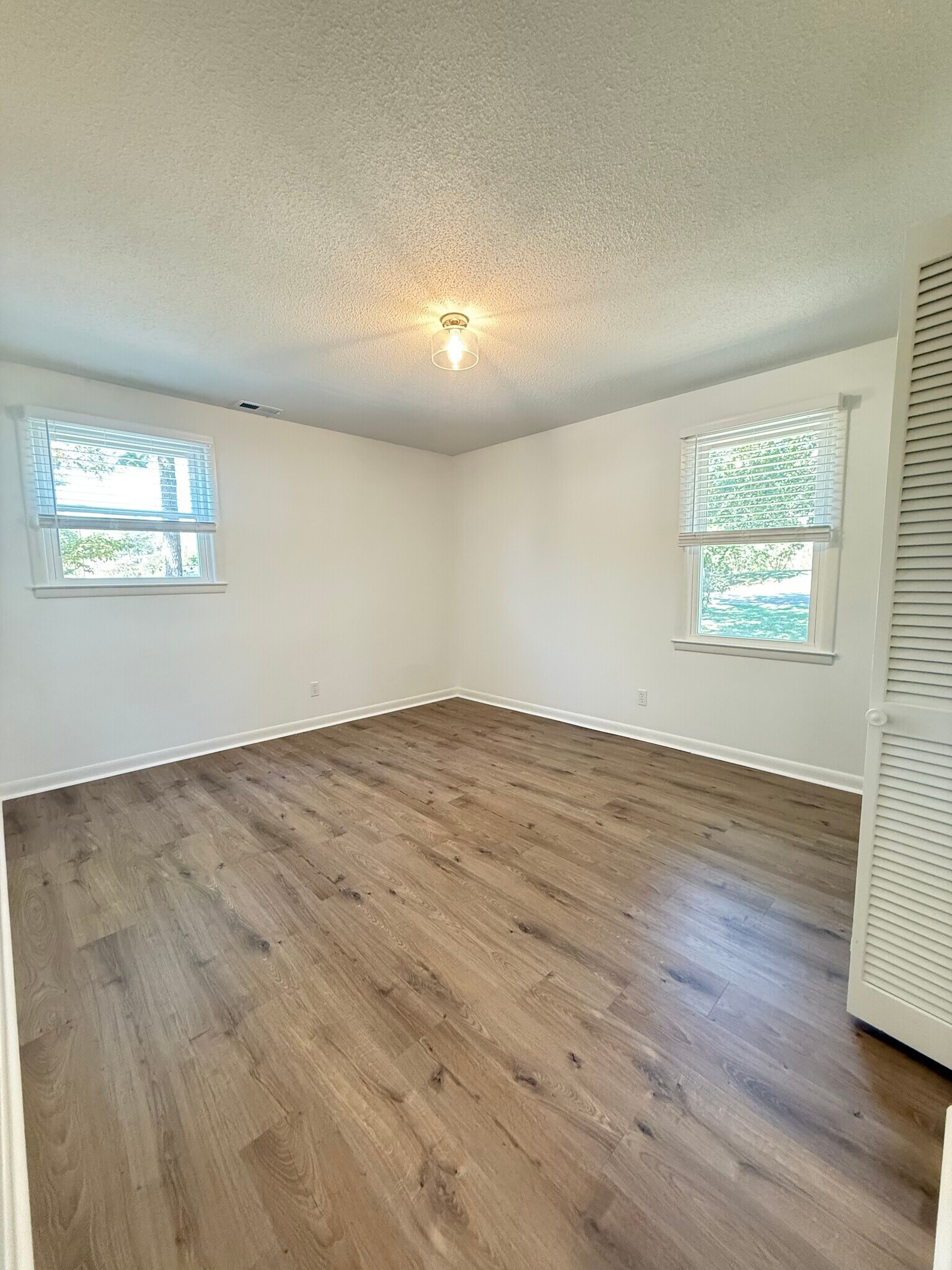 Building Photo - 214 Rosehill Dr