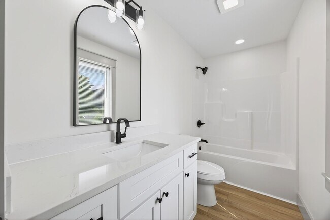 Building Photo - *August 2026* - Brand New 5 Bed, 5.5 Bath Townhome!