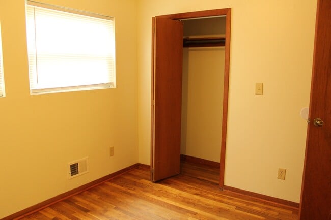 Building Photo - 3301 Scottwood Rd