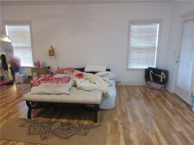 Building Photo - 607 SE Jamaica Dr