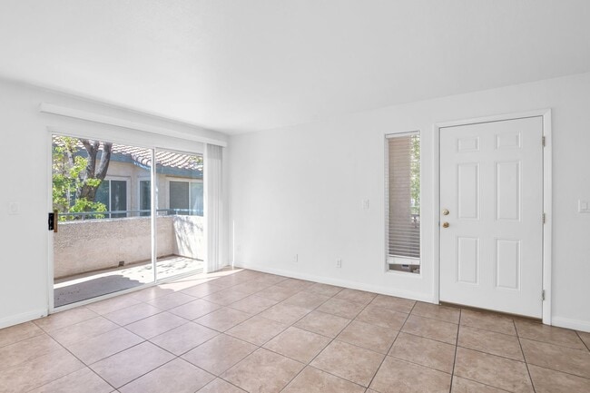 Building Photo - Condo with 2 Beds/2 Baths in Las Vegas near UNLV & McCarran Airport