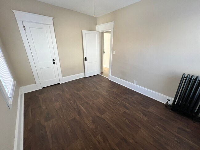 Building Photo - 25-27 Maple St