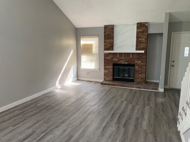 Building Photo - 8393 W 90th Pl