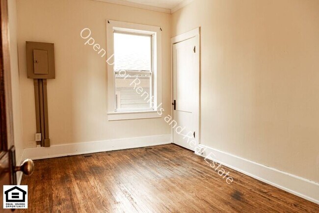 Building Photo - 1102 Rockhill St