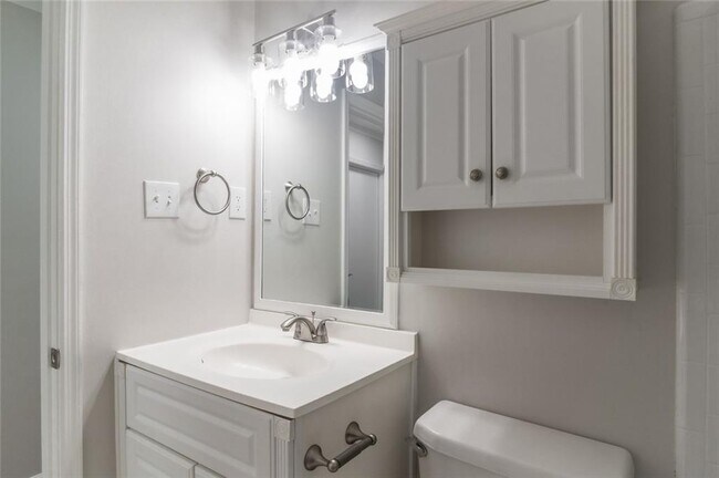 Building Photo - 3599 Lower Roswell Rd