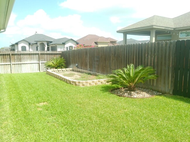 Building Photo - 8206 Big Bend Dr