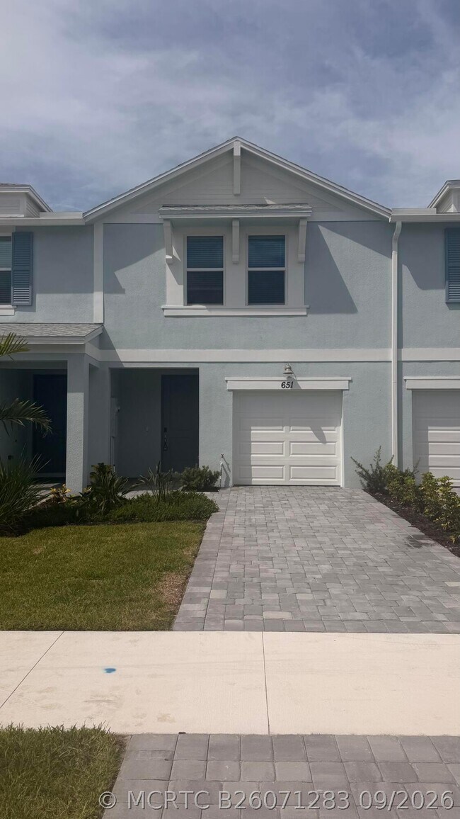 Building Photo - 651 Salisbury Cir