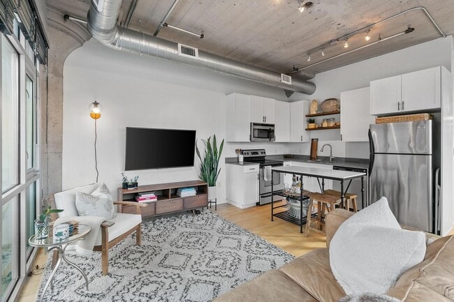 Building Photo - 748 N 3rd St