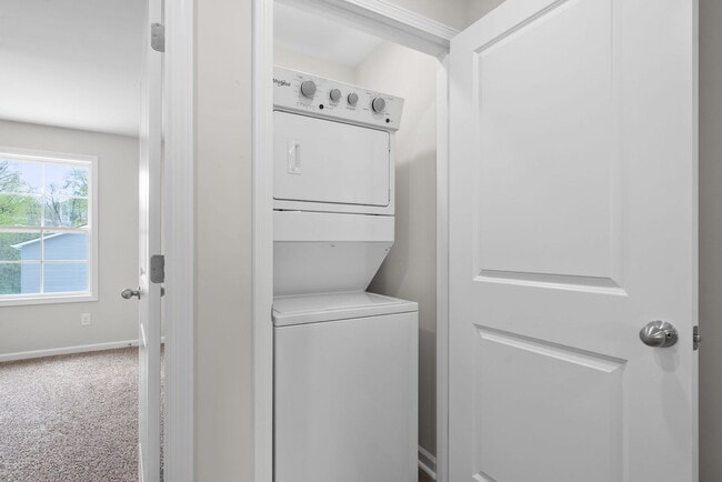 Building Photo - 1/2 off your first Months Rent! Close to downtown Clarksville & APSU! 2 Bed/2.5 Bath townhouse!