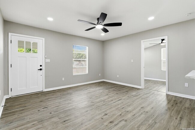 Building Photo - 219 La Manda Blvd