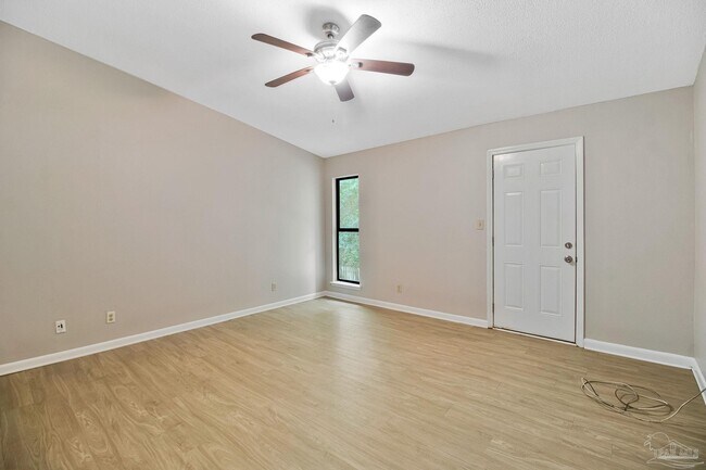 Building Photo - 464 E Burgess Rd