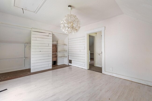 Building Photo - 3 Bedroom Home For Rent