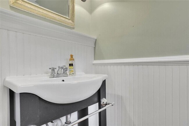 Building Photo - 986 Franklin Ridge Ct