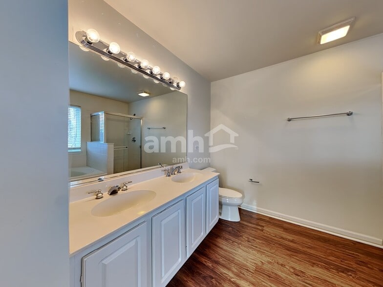 Building Photo - 1982 Conway Ln