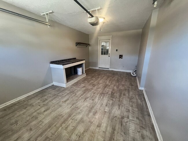 Building Photo - 2708 Swallow Ln