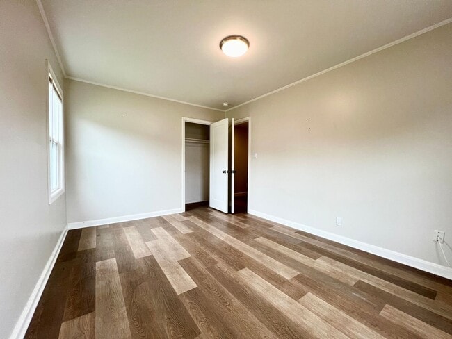 Building Photo - MUST SEE - Updated Single Family Rancher -...