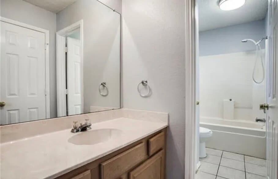 Building Photo - 3917 Silver Meadow Ln