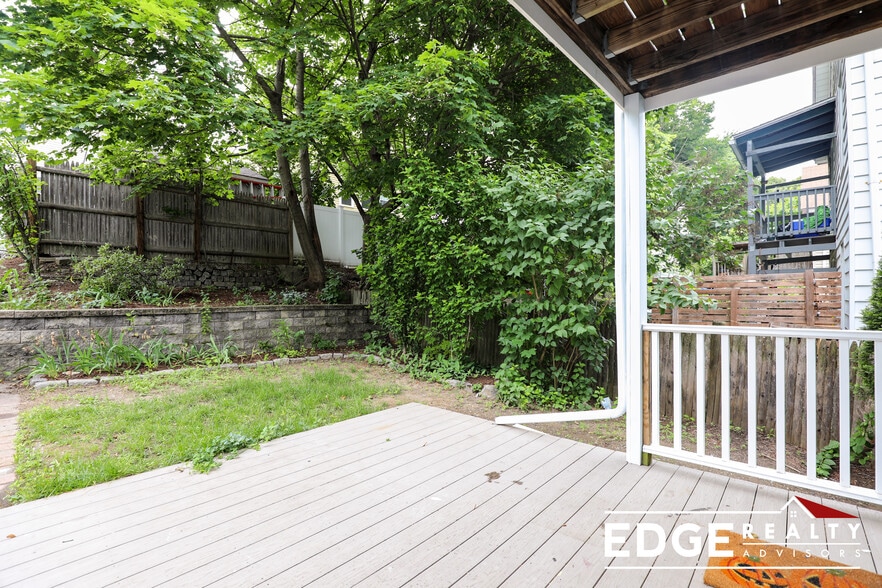 Building Photo - 111 Highland Ave