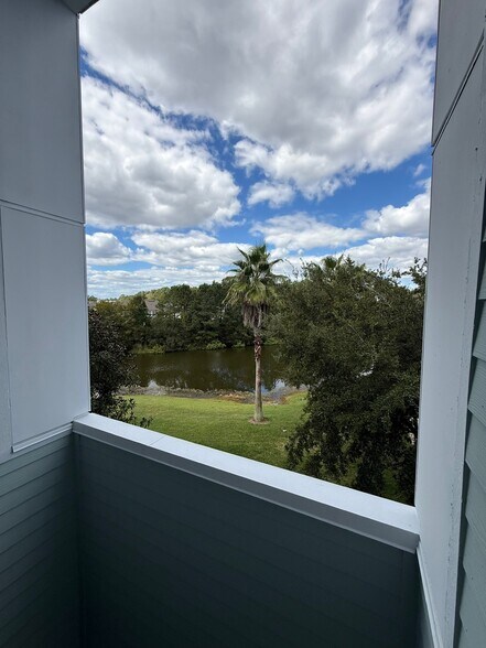 Building Photo - 4908 Key Lime Dr