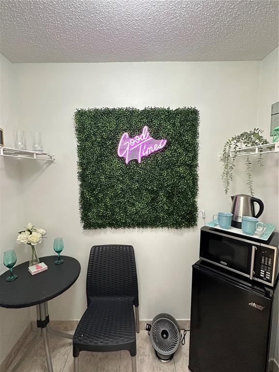 Building Photo - 3216 Feather Ln