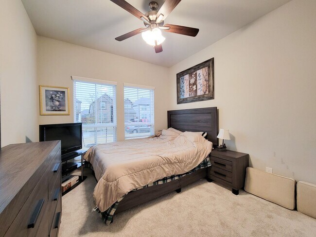 Building Photo - This stunning 2-year-old house with 4 beds, 3 baths, and an attached 2-car garage, it offers ampl...