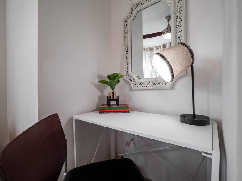 Building Photo - 432 N Firestone Blvd