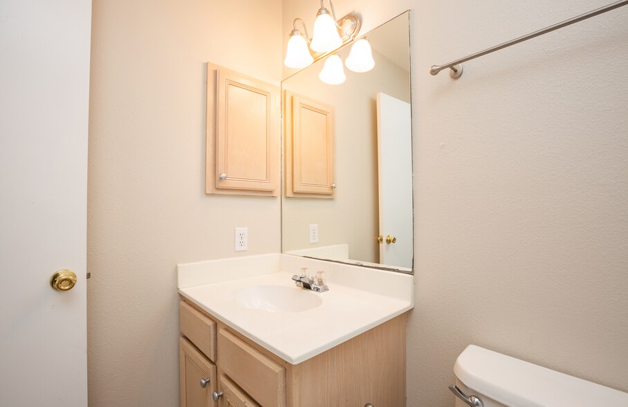 Building Photo - 6034 Gaelic