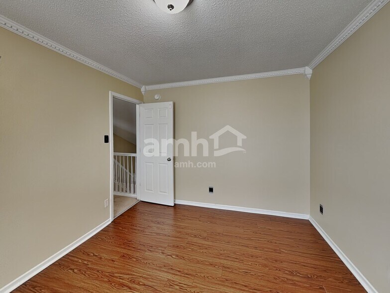 Building Photo - 3011 Earlswood Ln