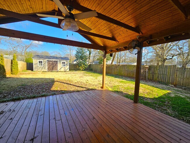 Building Photo - 23 McAdoo Ave