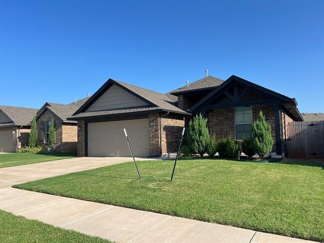 Building Photo - 8722 SW 40th Ter