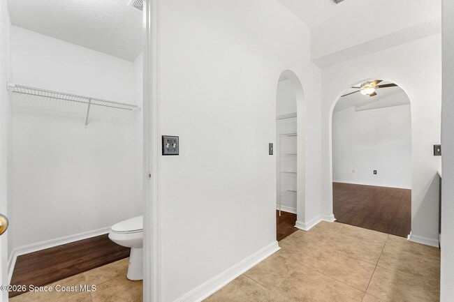 Building Photo - 4426 Four Lakes Dr