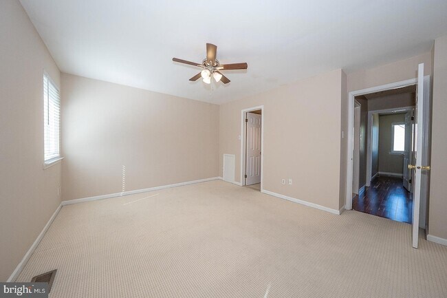 Building Photo - 344 Brigade Ct
