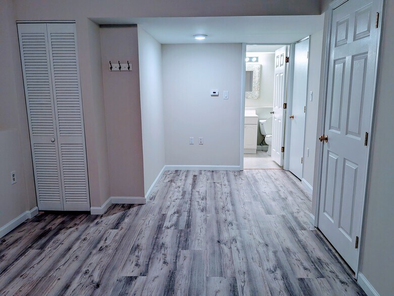 Building Photo - 8856 Youngsea Pl