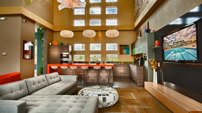 Building Photo - 550 Viridian Dr