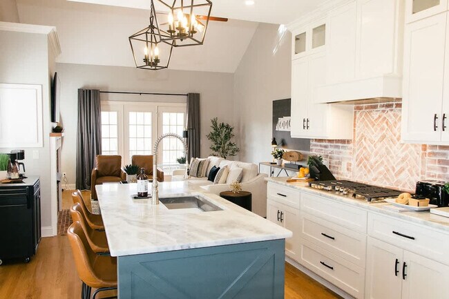 Building Photo - 131F Woodmont Blvd