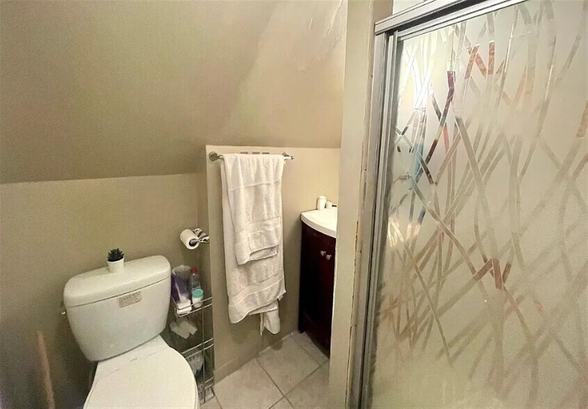 Building Photo - 123 Winthrop St