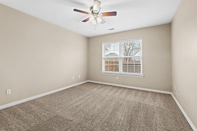 Building Photo - Beautiful and Spacious Home!